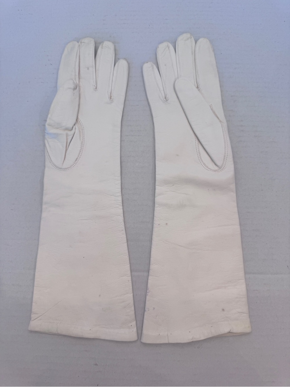 Vtg 1950s Macys Associates White Italian Kid Leather Gloves Silk Lined Size 7